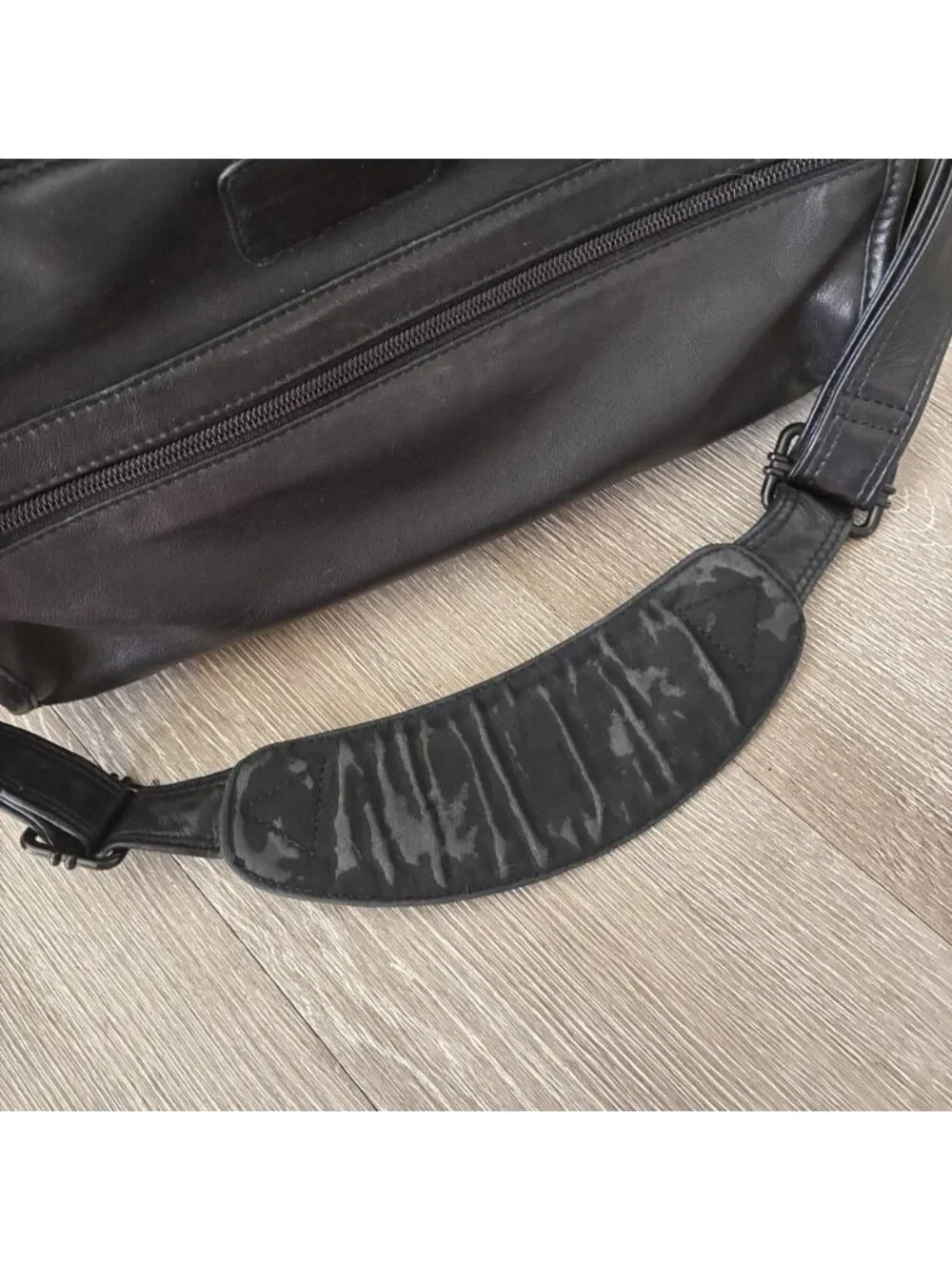Tumi RARE alpha Square Small Weekender Duffel Black Leather Shoulder Strap Bag